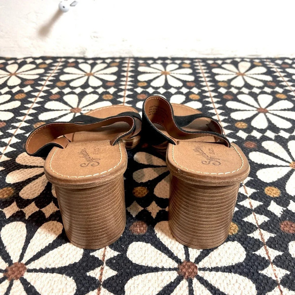 Seychelles Suede Black Sandals size 8 - Picture 2 of 5